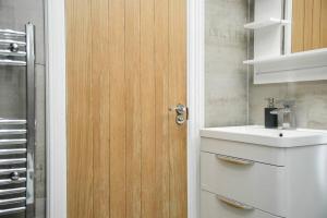 Gallery image of Crystal apartments in Croydon