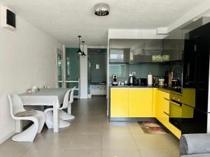 Kuchyňa alebo kuchynka v ubytovaní Dream Apartment