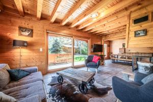 Χώρος καθιστικού στο Chalet Le Reposoir - 3 étoiles