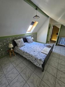 Giường trong phòng chung tại Gîte la Casita