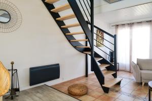 Posedenie v ubytovaní Superbe maison de vacances avec piscine chauffée et bain nordique - 8 pers