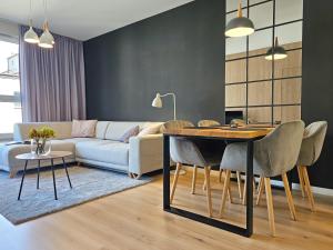 Posezení v ubytování URBAN APARTMENTS PREMIUM, Opolska 10 No 21, Free Garage, Self Check-in + 13 fotografií