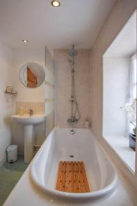 Ένα μπάνιο στο La Maison Muguet