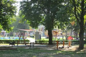 Gallery image of Patak-Party Apartmanok in Bogács +24 photos