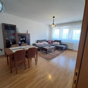 Posezení v ubytování Cozy Apartment in Prizren
