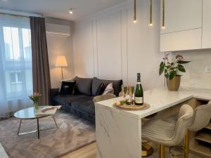 Posezení v ubytování URBAN APARTMENTS LUXURY Opolska 10 No 29, Free Garage, Self Check-in