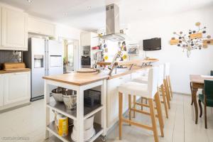 Virtuvė arba virtuvėlė apgyvendinimo įstaigoje Lindallén Guest House
