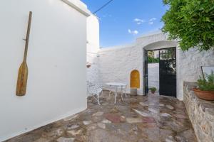 Kép LIVIN Hydra Garden Suite szállásáról Ídrában a galériában