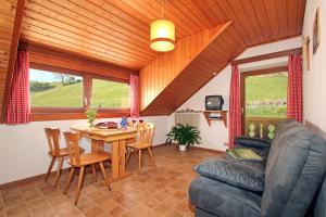 Dining area sa farm stay