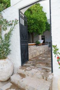 Kép LIVIN Hydra Garden Suite szállásáról Ídrában a galériában