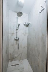 Koupelna v ubytování GM Tirana Hostel