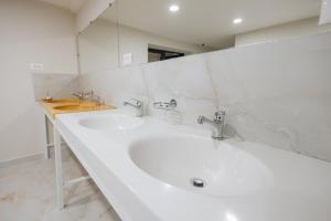 Koupelna v ubytování GM Tirana Hostel