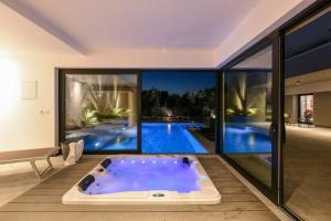 a jacuzzi tub in the middle of a house at Ferienhaus für 5 Personen und 1 Kind in Zadar, Dalmatien Zadar und UmUmgebung in Zadar