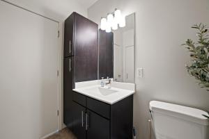 Ένα μπάνιο στο Riverside Plaza Blue +12 φωτογραφίες