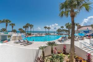 Πισίνα στο ή κοντά στο Oceanfront Luxury Stunning 3 BR Renovation Direct Ocean Front at The Wyndham Ocean Walk Resort