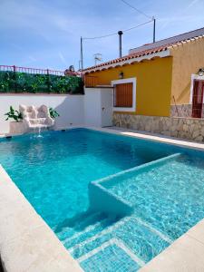 basen przed domem w obiekcie Los ferreles 
