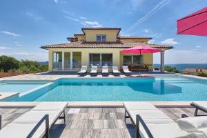 Bassein majutusasutuses Ferienhaus mit Privatpool für 12 Personen ca 350 qm in Barban, Istrien Bucht von Raša või selle lähedal