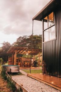 Imagen de la galería de Into The Wild Cabin, en Gonçalves