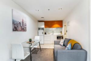 Gallery image of 1BR apartment with patio Close to Spark Arena in Auckland