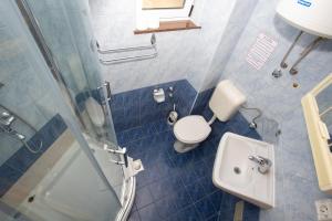 Koupelna v ubytování Apartmani Putnik