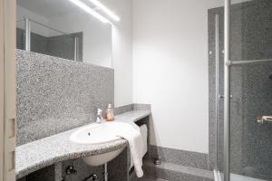 Ein Badezimmer in der Unterkunft Berliner Hof - HOF/210