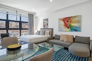 Posezení v ubytování Dharma Home Suites Hoboken