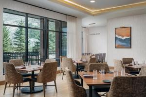 Posezení v ubytování The Hoffmann Hotel Basalt Aspen Tapestry Collection Hilton