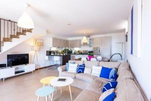 A kitchen or kitchenette at Italian Lakes villa with lake views