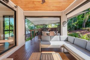 Χώρος καθιστικού στο Luxury family and friends escape