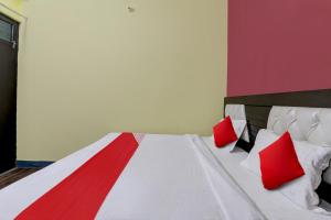 Fotografie z fotogalerie ubytování Hotel O R B Palace v destinaci Bhauli + 8 fotografií