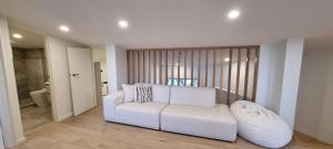 Χώρος καθιστικού στο Cedarwood Apartments +287 φωτογραφίες