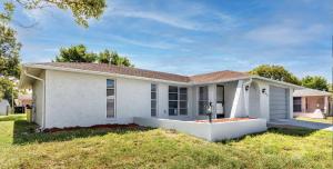 Το κτήριο όπου στεγάζεται  η παραθεριστική κατοικία