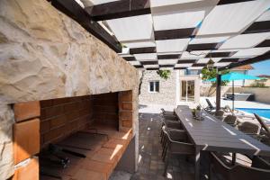 Bazén v ubytování Ferienhaus für 10 Personen in Vir, Dalmatien Inseln vor Zadar nebo v jeho okolí