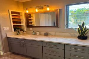 Dapur atau dapur kecil di UNIT C - Sandy Toes Getaway in Kona