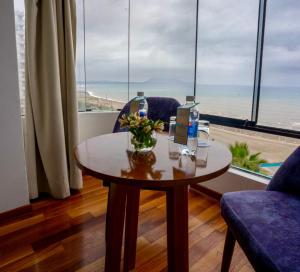 Nespecifikovaný výhled na moře nebo výhled na moře při pohledu z hotelu