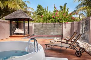 Zahrada ubytování Sun Siyam Iru Fushi with Free Transfer
