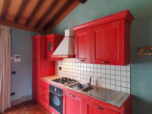Photo de la galerie de l'établissement Apartment in Tuscany with Pool & Sauna, à Monteverdi Marittimo