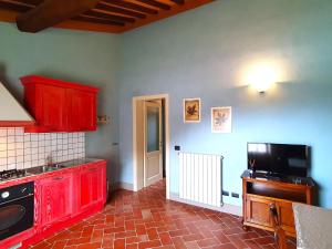 Photo de la galerie de l'établissement Apartment in Tuscany with Pool & Sauna, à Monteverdi Marittimo 22 autres photos