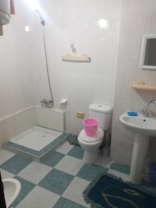 Koupelna v ubytování Appartement plage Mdiq 1