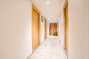 Gallery image of FabHotel Kingsway in Ahmedabad