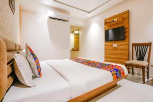 Gallery image of FabHotel Kingsway in Ahmedabad