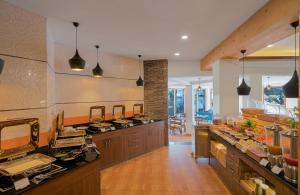 Η κουζίνα ή μικρή κουζίνα στο Zone Connect by The Park Mussoorie