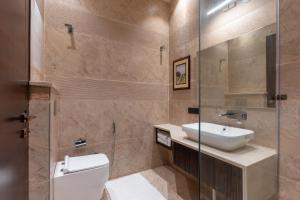 Ένα μπάνιο στο Mountoria Retreat Naukuchiatal- by Leisure Hotels Group