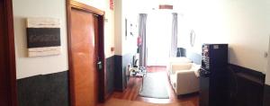 Telewizja i/lub zestaw kina domowego w obiekcie Hostal San Sebastian Centro