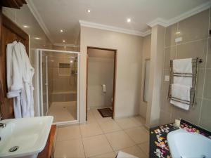 Ein Badezimmer in der Unterkunft Fairview Hotels,Spa & Golf Resort