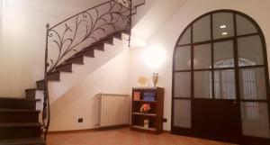 Knihovna v apartmánu
