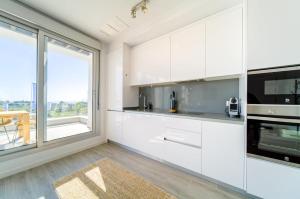 Fotografie z fotogalerie ubytování CONTEMPORARY PENTHOUSE SUNSET + SEA VIEW RESORT PARKING v destinaci Estepona