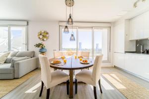Fotografie z fotogalerie ubytování CONTEMPORARY PENTHOUSE SUNSET + SEA VIEW RESORT PARKING v destinaci Estepona