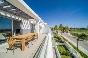 Fotografie z fotogalerie ubytování CONTEMPORARY PENTHOUSE SUNSET + SEA VIEW RESORT PARKING v destinaci Estepona