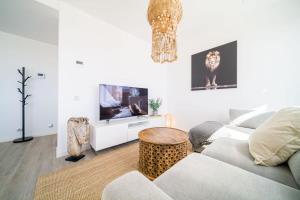 Fotografie z fotogalerie ubytování CONTEMPORARY PENTHOUSE SUNSET + SEA VIEW RESORT PARKING v destinaci Estepona